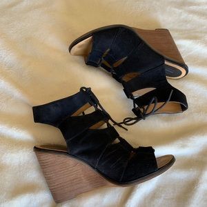 Melrose & Market strappy lace up wedges sz 9